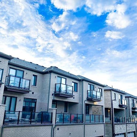 Elegant Rooms In Shared Townhouse Next To Beach Whitby Exterior photo