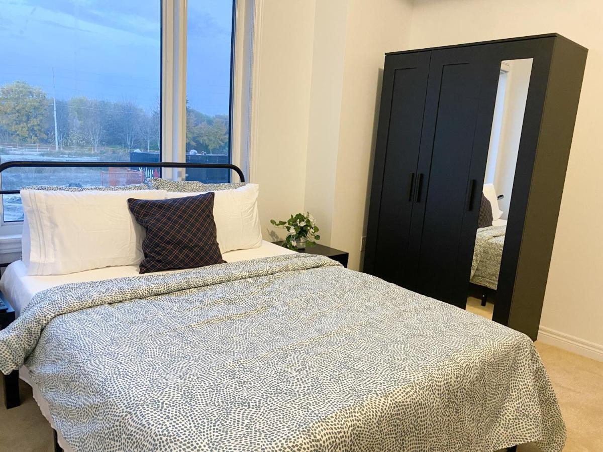 Elegant Rooms In Shared Townhouse Next To Beach Whitby Exterior photo